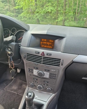 Opel Astra cena 8000 przebieg: 351218, rok produkcji 2006 z Połaniec małe 154